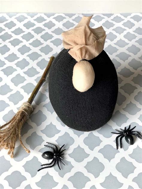 Find the Perfect Cheap Witch Hat at a Discount Store Near You